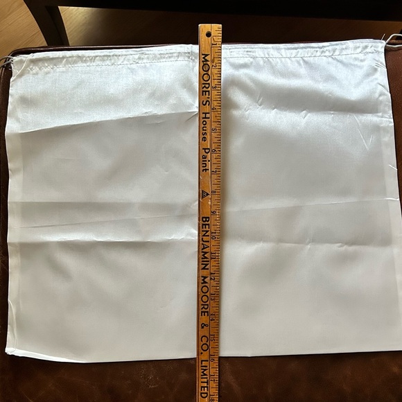 Silk Drawstring Dust Bag - Unbranded - H 16” x L 191/2” - Picture 2 of 3